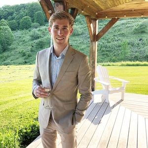 Meet your Posher, Zach